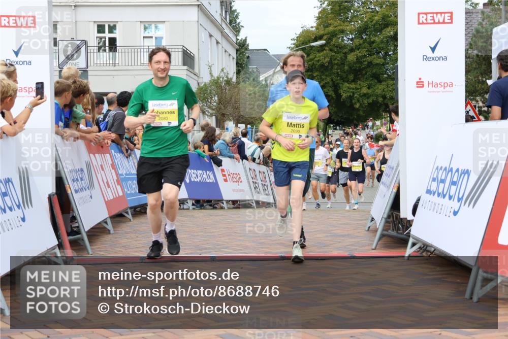 31.08.2025 - 21. Blankeneser Heldenlauf Strokosch-Dieckow http://msf.ph/oto/8688746 31.08.2025 10:34:35 Ziel 2110, 2424, 2668, 2669, 2667, 2090, 2083 meine-sportfotos.de