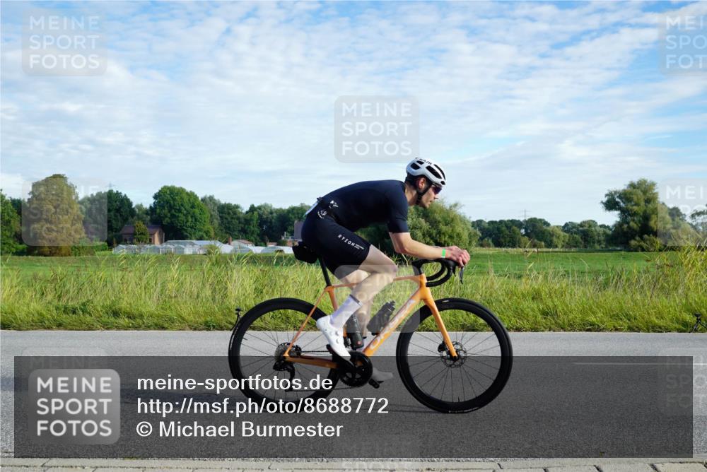 31.08.2025 - Elbe Triathlon Hamburg Michael Burmester http://msf.ph/oto/8688772 31.08.2025 09:09:31 Radfahren 166, 206, 265, 425, 429, 529 meine-sportfotos.de