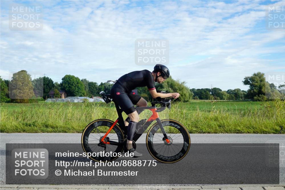 31.08.2025 - Elbe Triathlon Hamburg Michael Burmester http://msf.ph/oto/8688775 31.08.2025 09:09:34 Radfahren 166, 206, 265, 425, 429 meine-sportfotos.de