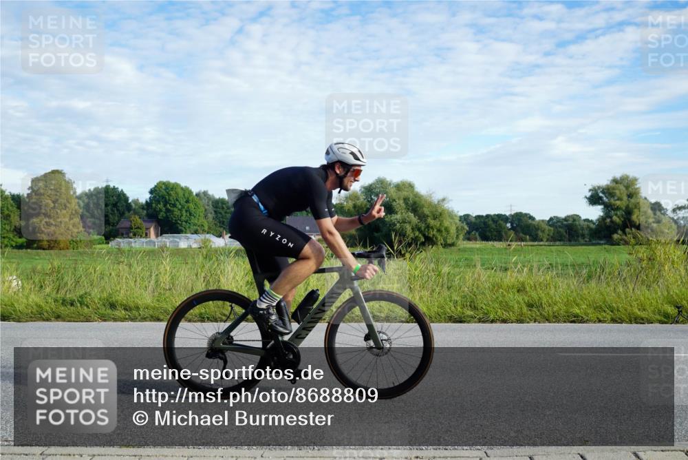 31.08.2025 - Elbe Triathlon Hamburg Michael Burmester http://msf.ph/oto/8688809 31.08.2025 09:10:23 Radfahren 180, 335, 470 meine-sportfotos.de