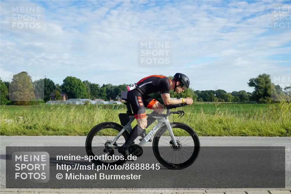 31.08.2025 - Elbe Triathlon Hamburg Michael Burmester http://msf.ph/oto/8688845 31.08.2025 09:11:07 Radfahren 212, 395 meine-sportfotos.de