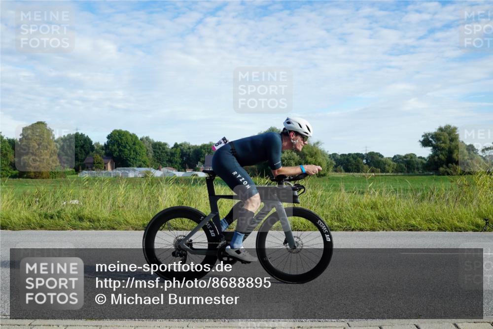 31.08.2025 - Elbe Triathlon Hamburg Michael Burmester http://msf.ph/oto/8688895 31.08.2025 09:12:12 Radfahren 308, 321, 489 meine-sportfotos.de