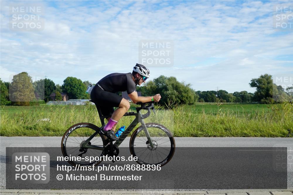 31.08.2025 - Elbe Triathlon Hamburg Michael Burmester http://msf.ph/oto/8688896 31.08.2025 09:12:14 Radfahren 261, 308, 321, 424, 489 meine-sportfotos.de