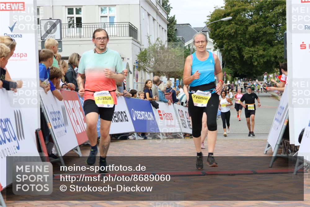 31.08.2025 - 21. Blankeneser Heldenlauf Strokosch-Dieckow http://msf.ph/oto/8689060 31.08.2025 10:34:01 Ziel 2378, 2563, 2120 meine-sportfotos.de