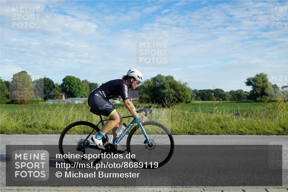 31.08.2025 - Elbe Triathlon Hamburg Michael Burmester http://msf.ph/oto/8689119 31.08.2025 09:16:34 Radfahren 294 meine-sportfotos.de