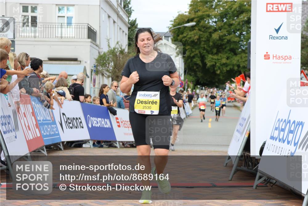 31.08.2025 - 21. Blankeneser Heldenlauf Strokosch-Dieckow http://msf.ph/oto/8689164 31.08.2025 10:33:48 Ziel 2635, 2634, 2530, 2534 meine-sportfotos.de