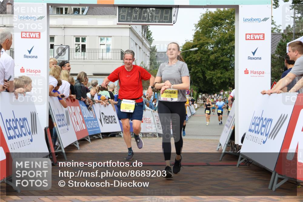 31.08.2025 - 21. Blankeneser Heldenlauf Strokosch-Dieckow http://msf.ph/oto/8689203 31.08.2025 10:28:33 Ziel 2249, 2173, 2727, 2351 meine-sportfotos.de