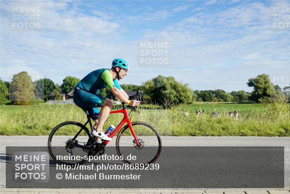 31.08.2025 - Elbe Triathlon Hamburg Michael Burmester http://msf.ph/oto/8689239 31.08.2025 09:19:36 Radfahren 222, 319, 526 meine-sportfotos.de