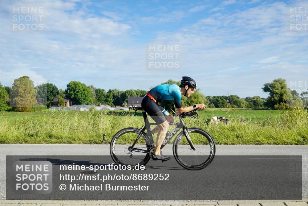 31.08.2025 - Elbe Triathlon Hamburg Michael Burmester http://msf.ph/oto/8689252 31.08.2025 09:20:08 Radfahren 211, 381, 474, 709 meine-sportfotos.de