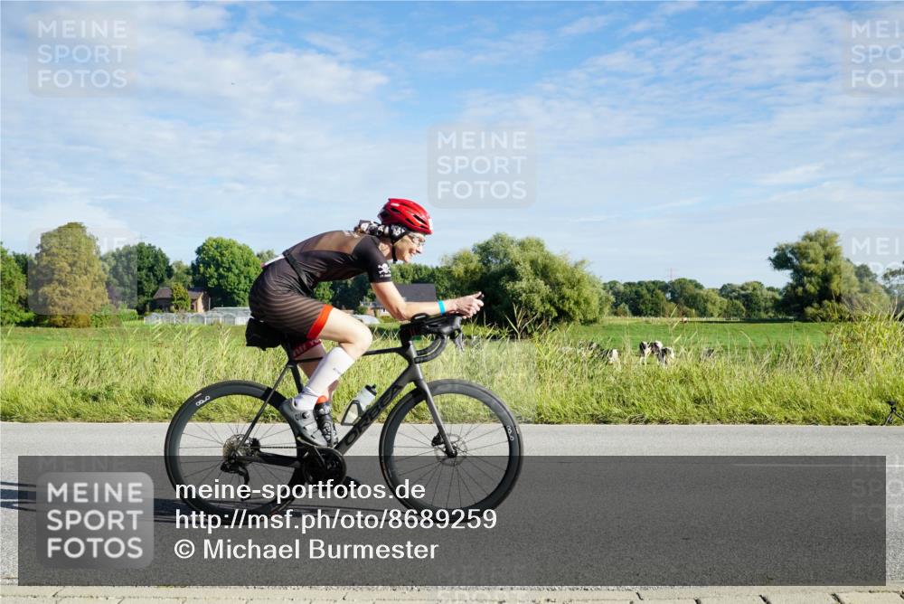 31.08.2025 - Elbe Triathlon Hamburg Michael Burmester http://msf.ph/oto/8689259 31.08.2025 09:20:21 Radfahren 327, 367, 589 meine-sportfotos.de