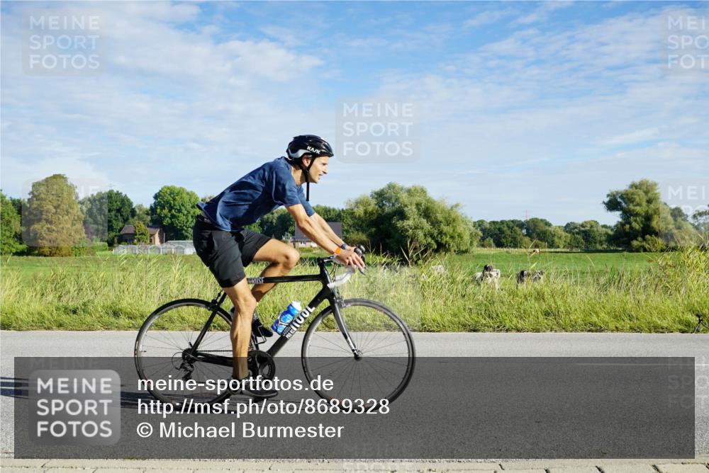 31.08.2025 - Elbe Triathlon Hamburg Michael Burmester http://msf.ph/oto/8689328 31.08.2025 09:21:26 Radfahren 199, 237, 651 meine-sportfotos.de