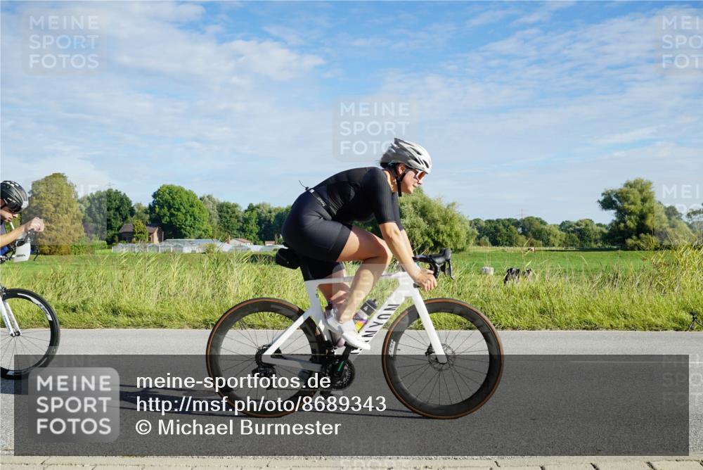 31.08.2025 - Elbe Triathlon Hamburg Michael Burmester http://msf.ph/oto/8689343 31.08.2025 09:21:43 Radfahren 229, 255, 272, 276, 300, 412, 468, 492, 658 meine-sportfotos.de