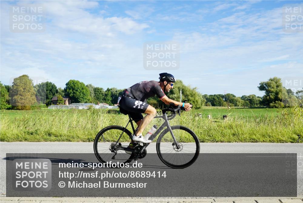 31.08.2025 - Elbe Triathlon Hamburg Michael Burmester http://msf.ph/oto/8689414 31.08.2025 09:23:00 Radfahren 325, 386, 406, 429, 575 meine-sportfotos.de