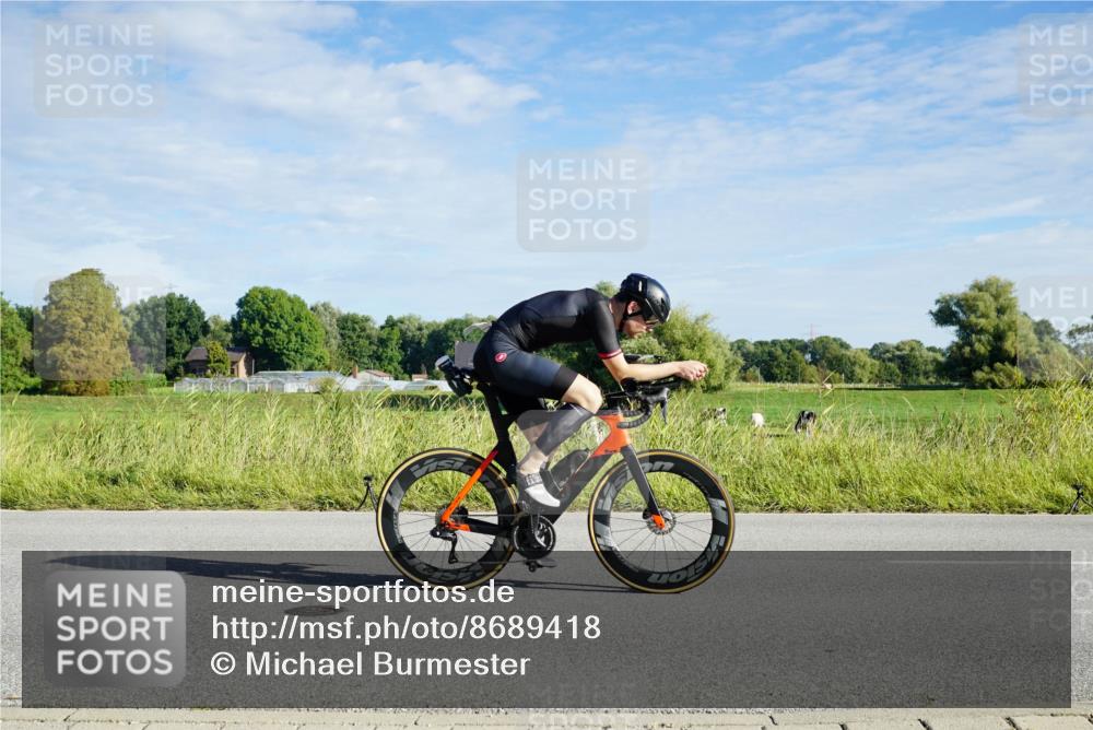 31.08.2025 - Elbe Triathlon Hamburg Michael Burmester http://msf.ph/oto/8689418 31.08.2025 09:23:01 Radfahren 325, 386, 406, 429, 575 meine-sportfotos.de
