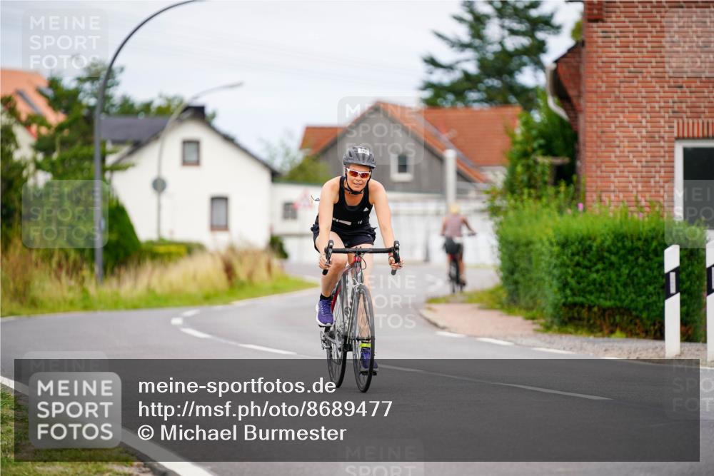 31.08.2025 - Elbe Triathlon Hamburg Michael Burmester http://msf.ph/oto/8689477 31.08.2025 16:21:53 Radfahren  meine-sportfotos.de