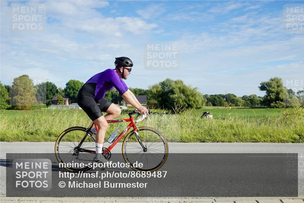 31.08.2025 - Elbe Triathlon Hamburg Michael Burmester http://msf.ph/oto/8689487 31.08.2025 09:24:10 Radfahren 335, 487, 511, 536 meine-sportfotos.de