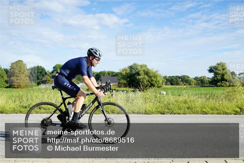 31.08.2025 - Elbe Triathlon Hamburg Michael Burmester http://msf.ph/oto/8689516 31.08.2025 09:24:33 Radfahren 180, 417, 576 meine-sportfotos.de