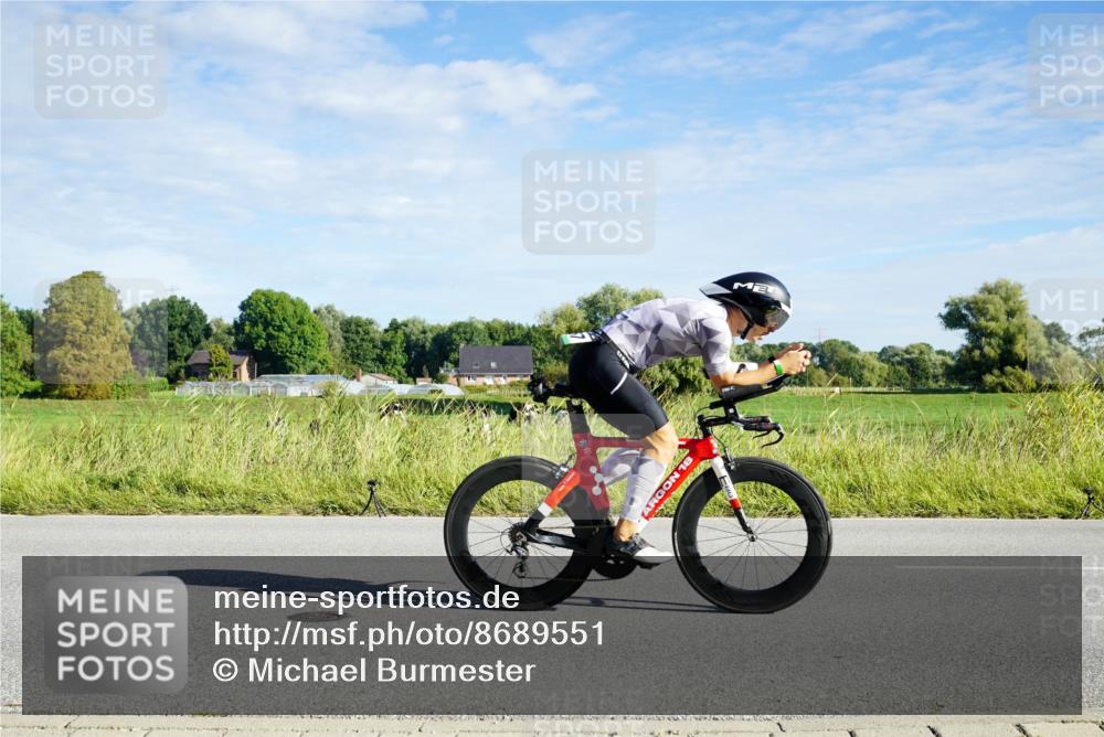 31.08.2025 - Elbe Triathlon Hamburg Michael Burmester http://msf.ph/oto/8689551 31.08.2025 09:25:07 Radfahren 389, 467, 611 meine-sportfotos.de