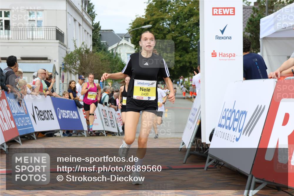 31.08.2025 - 21. Blankeneser Heldenlauf Strokosch-Dieckow http://msf.ph/oto/8689560 31.08.2025 10:33:12 Ziel 2304, 2433, 2388, 2430, 2658 meine-sportfotos.de