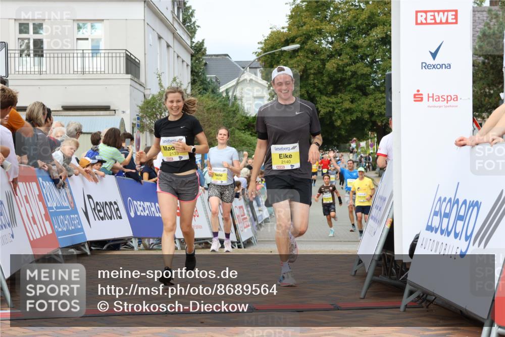 31.08.2025 - 21. Blankeneser Heldenlauf Strokosch-Dieckow http://msf.ph/oto/8689564 31.08.2025 10:28:15 Ziel 2348, 2140, 2133, 2625, 2088 meine-sportfotos.de