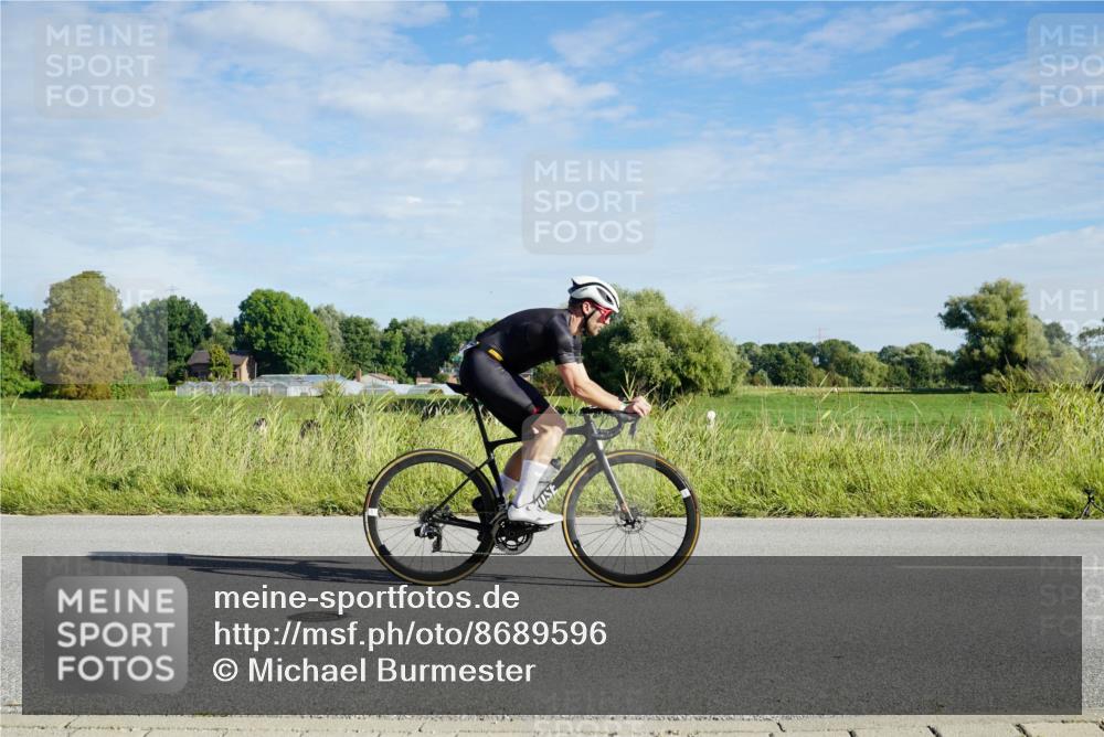 31.08.2025 - Elbe Triathlon Hamburg Michael Burmester http://msf.ph/oto/8689596 31.08.2025 09:25:49 Radfahren 334, 348, 366, 424, 453, 507, 550, 625 meine-sportfotos.de