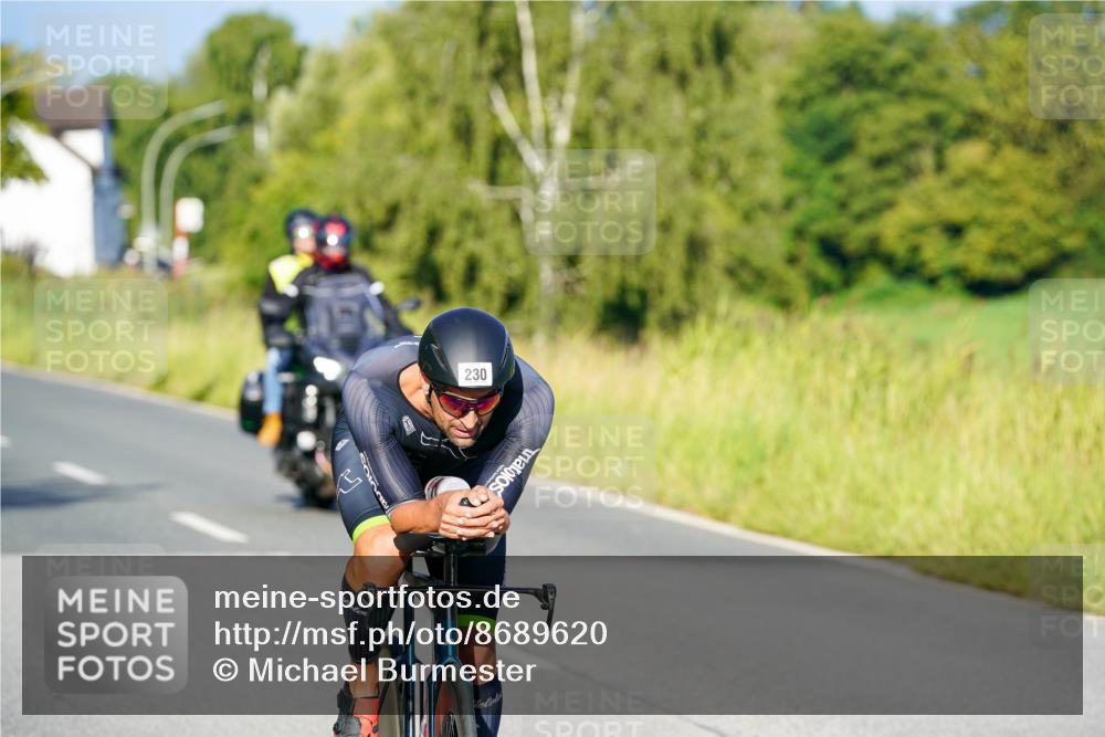 31.08.2025 - Elbe Triathlon Hamburg Michael Burmester http://msf.ph/oto/8689620 31.08.2025 08:40:46 Radfahren 219, 230 meine-sportfotos.de