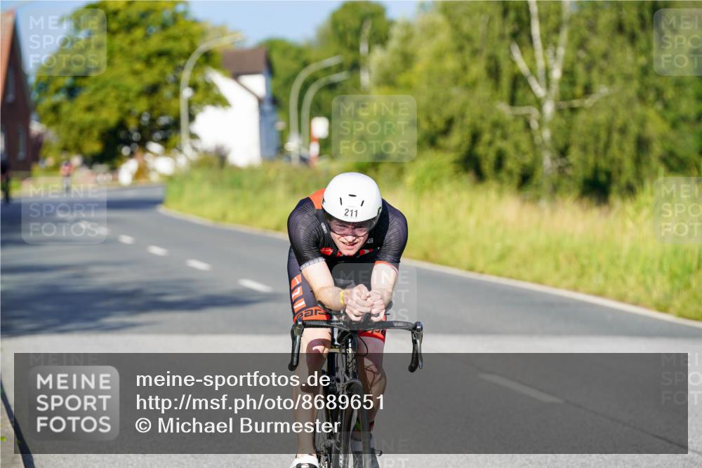 31.08.2025 - Elbe Triathlon Hamburg Michael Burmester http://msf.ph/oto/8689651 31.08.2025 08:41:07 Radfahren 208, 211 meine-sportfotos.de