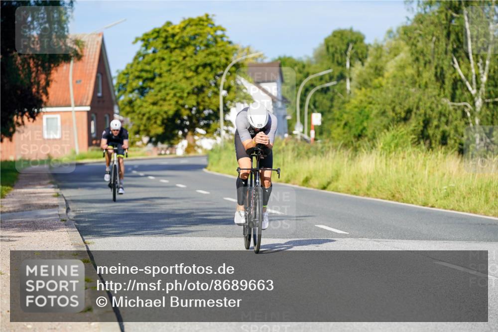31.08.2025 - Elbe Triathlon Hamburg Michael Burmester http://msf.ph/oto/8689663 31.08.2025 08:41:39 Radfahren 225, 227 meine-sportfotos.de