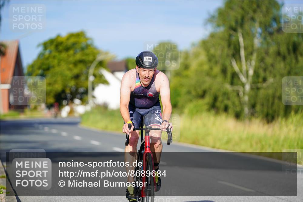 31.08.2025 - Elbe Triathlon Hamburg Michael Burmester http://msf.ph/oto/8689684 31.08.2025 08:41:59 Radfahren 180, 182 meine-sportfotos.de