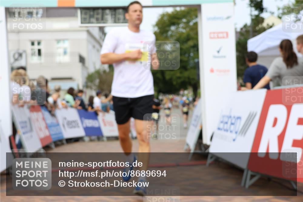31.08.2025 - 21. Blankeneser Heldenlauf Strokosch-Dieckow http://msf.ph/oto/8689694 31.08.2025 10:28:07 Ziel 2112, 2348, 2068, 2067, 2741, 2659, 2261 meine-sportfotos.de