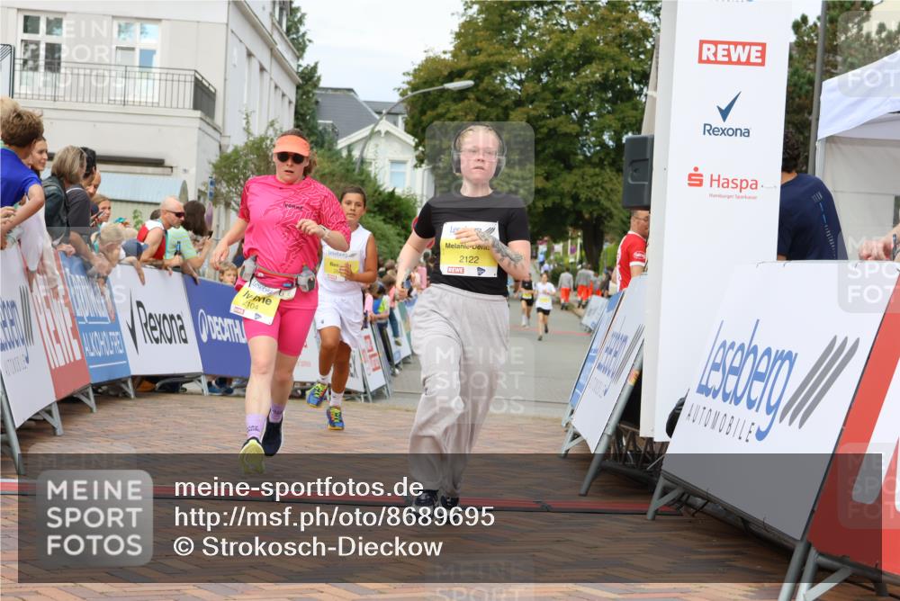 31.08.2025 - 21. Blankeneser Heldenlauf Strokosch-Dieckow http://msf.ph/oto/8689695 31.08.2025 10:33:03 Ziel 2104, 2129, 2130, 2128, 2122, 2337, 2695, 2694, 2464, 2658 meine-sportfotos.de