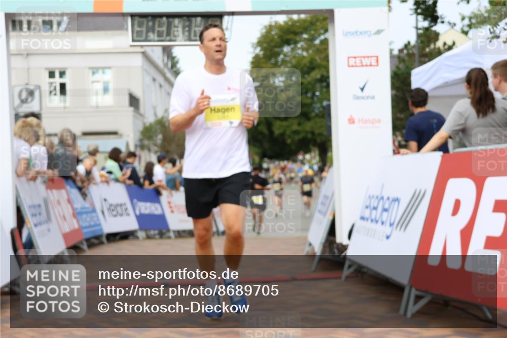31.08.2025 - 21. Blankeneser Heldenlauf Strokosch-Dieckow http://msf.ph/oto/8689705 31.08.2025 10:28:07 Ziel 2112, 2348, 2068, 2067, 2741, 2659, 2261 meine-sportfotos.de