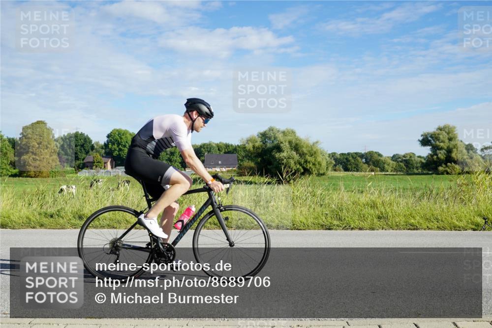 31.08.2025 - Elbe Triathlon Hamburg Michael Burmester http://msf.ph/oto/8689706 31.08.2025 09:27:22 Radfahren 247, 563, 605, 678 meine-sportfotos.de
