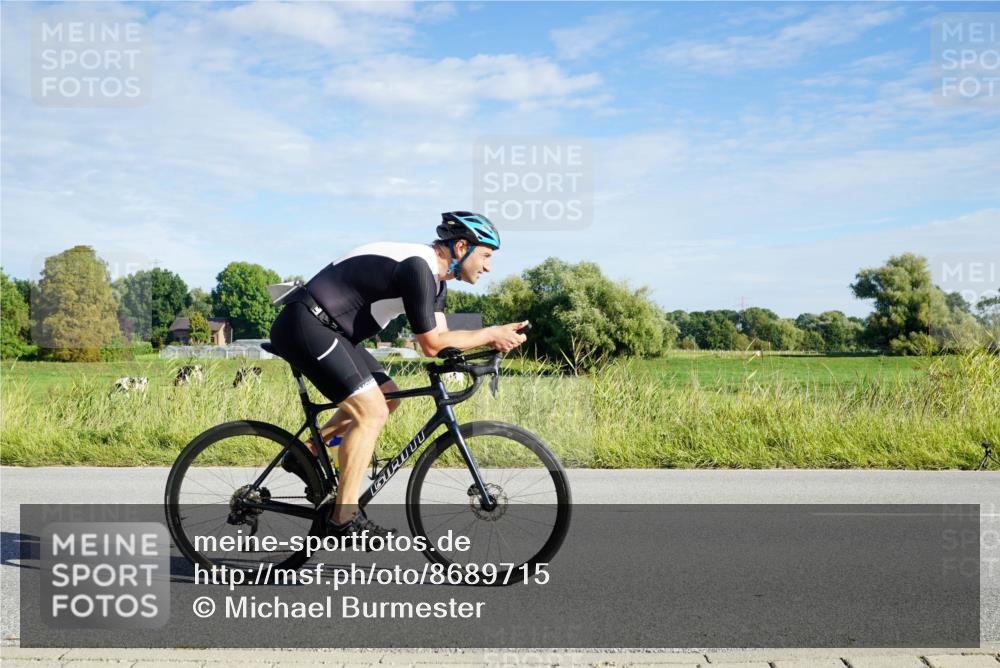 31.08.2025 - Elbe Triathlon Hamburg Michael Burmester http://msf.ph/oto/8689715 31.08.2025 09:27:31 Radfahren 247, 299, 321, 354, 385, 623 meine-sportfotos.de
