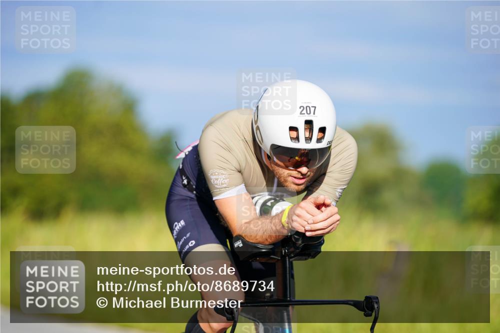 31.08.2025 - Elbe Triathlon Hamburg Michael Burmester http://msf.ph/oto/8689734 31.08.2025 08:42:36 Radfahren 207 meine-sportfotos.de