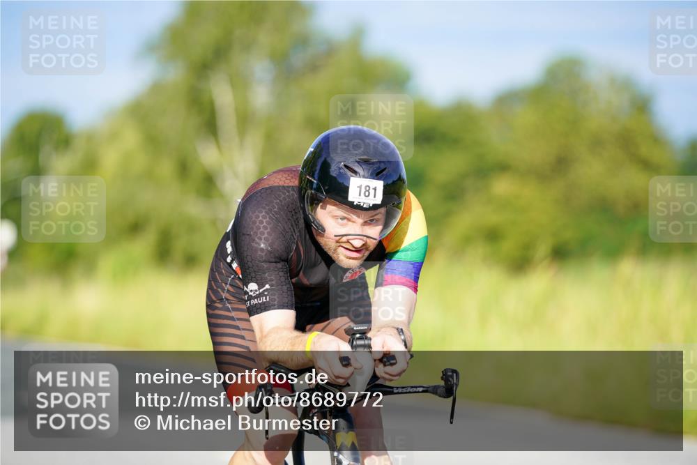 31.08.2025 - Elbe Triathlon Hamburg Michael Burmester http://msf.ph/oto/8689772 31.08.2025 08:43:24 Radfahren 181 meine-sportfotos.de