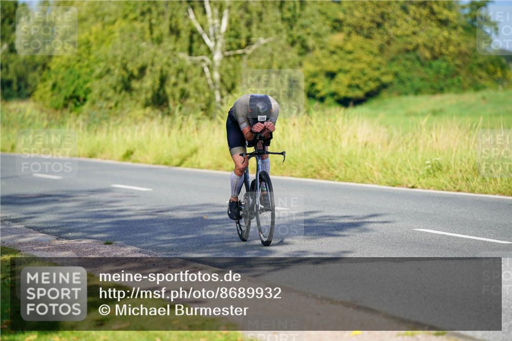 31.08.2025 - Elbe Triathlon Hamburg Michael Burmester http://msf.ph/oto/8689932 31.08.2025 08:47:32 Radfahren 206, 222 meine-sportfotos.de