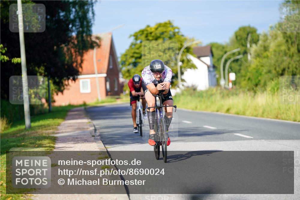 31.08.2025 - Elbe Triathlon Hamburg Michael Burmester http://msf.ph/oto/8690024 31.08.2025 08:49:36 Radfahren 312, 333 meine-sportfotos.de
