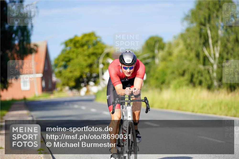 31.08.2025 - Elbe Triathlon Hamburg Michael Burmester http://msf.ph/oto/8690031 31.08.2025 08:49:38 Radfahren 312, 333 meine-sportfotos.de