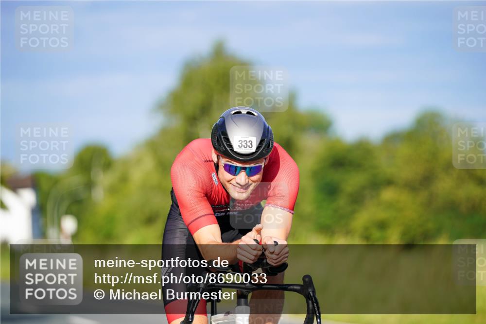 31.08.2025 - Elbe Triathlon Hamburg Michael Burmester http://msf.ph/oto/8690033 31.08.2025 08:49:39 Radfahren 312, 333 meine-sportfotos.de