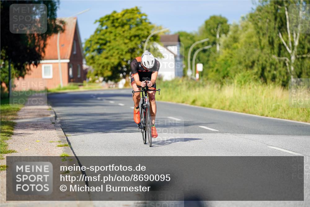 31.08.2025 - Elbe Triathlon Hamburg Michael Burmester http://msf.ph/oto/8690095 31.08.2025 08:50:34 Radfahren 214 meine-sportfotos.de