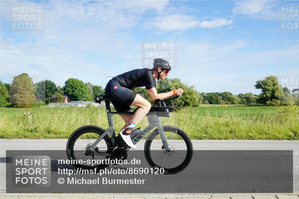 31.08.2025 - Elbe Triathlon Hamburg Michael Burmester http://msf.ph/oto/8690120 31.08.2025 09:34:54 Radfahren 375, 422, 440, 441, 537, 568, 606, 727 meine-sportfotos.de