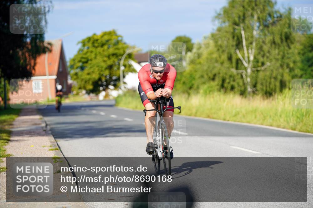 31.08.2025 - Elbe Triathlon Hamburg Michael Burmester http://msf.ph/oto/8690168 31.08.2025 08:51:49 Radfahren 209, 238, 332, 364 meine-sportfotos.de