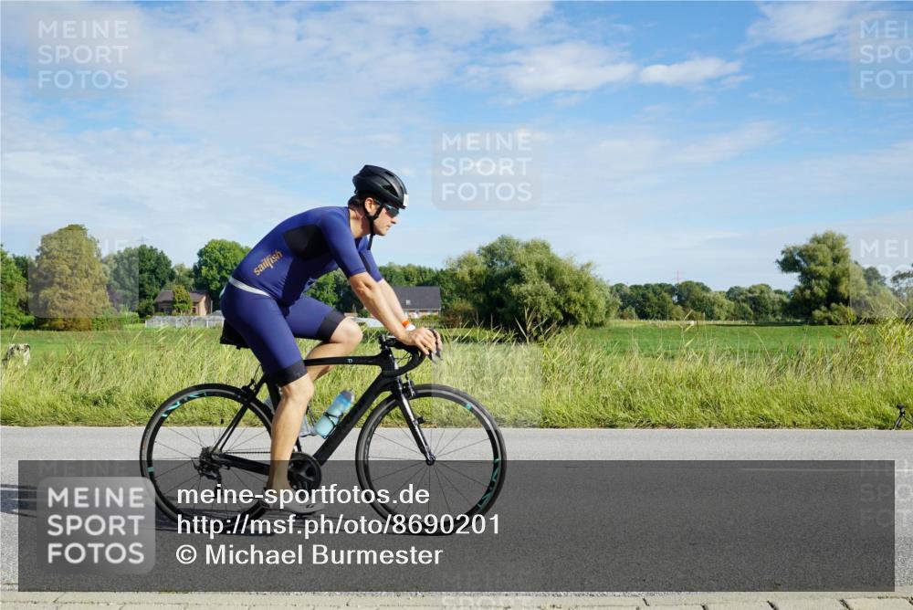 31.08.2025 - Elbe Triathlon Hamburg Michael Burmester http://msf.ph/oto/8690201 31.08.2025 09:36:11 Radfahren 372, 390, 483, 561, 744, 746, 761 meine-sportfotos.de