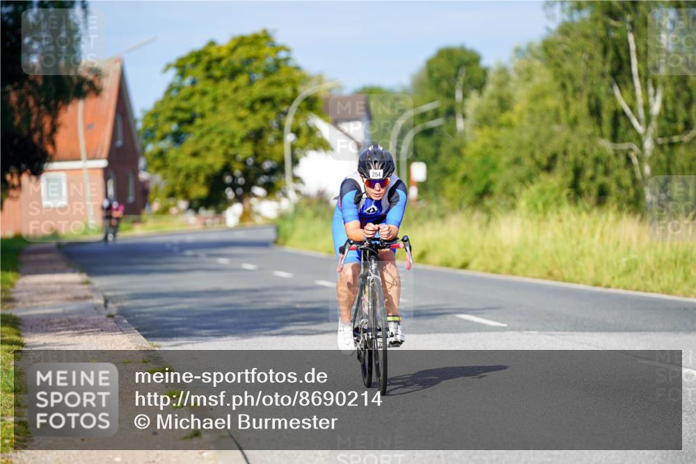 31.08.2025 - Elbe Triathlon Hamburg Michael Burmester http://msf.ph/oto/8690214 31.08.2025 08:52:43 Radfahren 254 meine-sportfotos.de