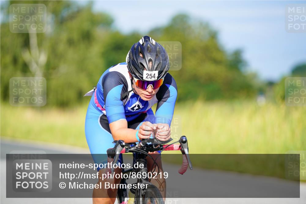 31.08.2025 - Elbe Triathlon Hamburg Michael Burmester http://msf.ph/oto/8690219 31.08.2025 08:52:45 Radfahren 254 meine-sportfotos.de