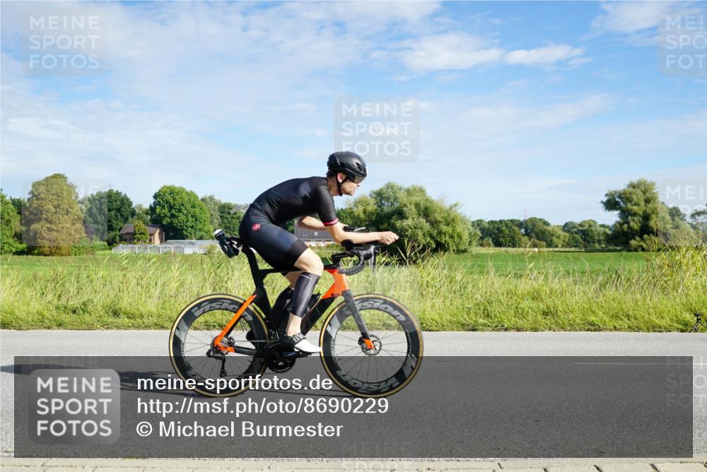 31.08.2025 - Elbe Triathlon Hamburg Michael Burmester http://msf.ph/oto/8690229 31.08.2025 09:36:46 Radfahren 429, 651, 703 meine-sportfotos.de