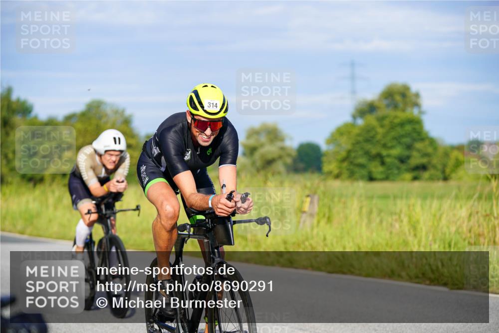 31.08.2025 - Elbe Triathlon Hamburg Michael Burmester http://msf.ph/oto/8690291 31.08.2025 08:53:29 Radfahren 189, 196, 219, 225, 272, 314, 340, 344, 381 meine-sportfotos.de