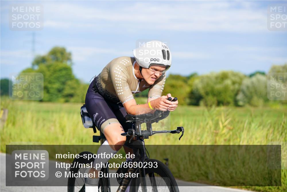 31.08.2025 - Elbe Triathlon Hamburg Michael Burmester http://msf.ph/oto/8690293 31.08.2025 08:53:30 Radfahren 189, 196, 219, 225, 272, 314, 340, 344, 381 meine-sportfotos.de