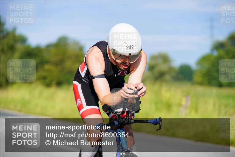 31.08.2025 - Elbe Triathlon Hamburg Michael Burmester http://msf.ph/oto/8690354 31.08.2025 08:53:45 Radfahren 242, 252, 283, 342 meine-sportfotos.de